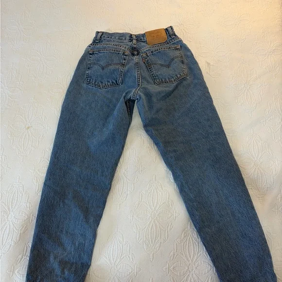 Levi's Light Blue Denim Jeans - Picture 2 of 4